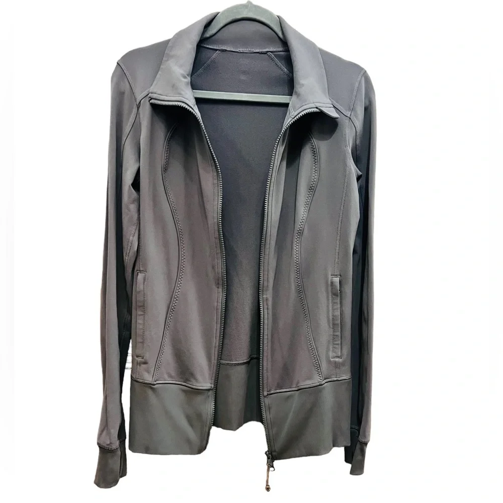 Lululemon Athletica  Jacket Size 8 Zipped Closure Side Pockets Stretchy - Picture 5 of 11